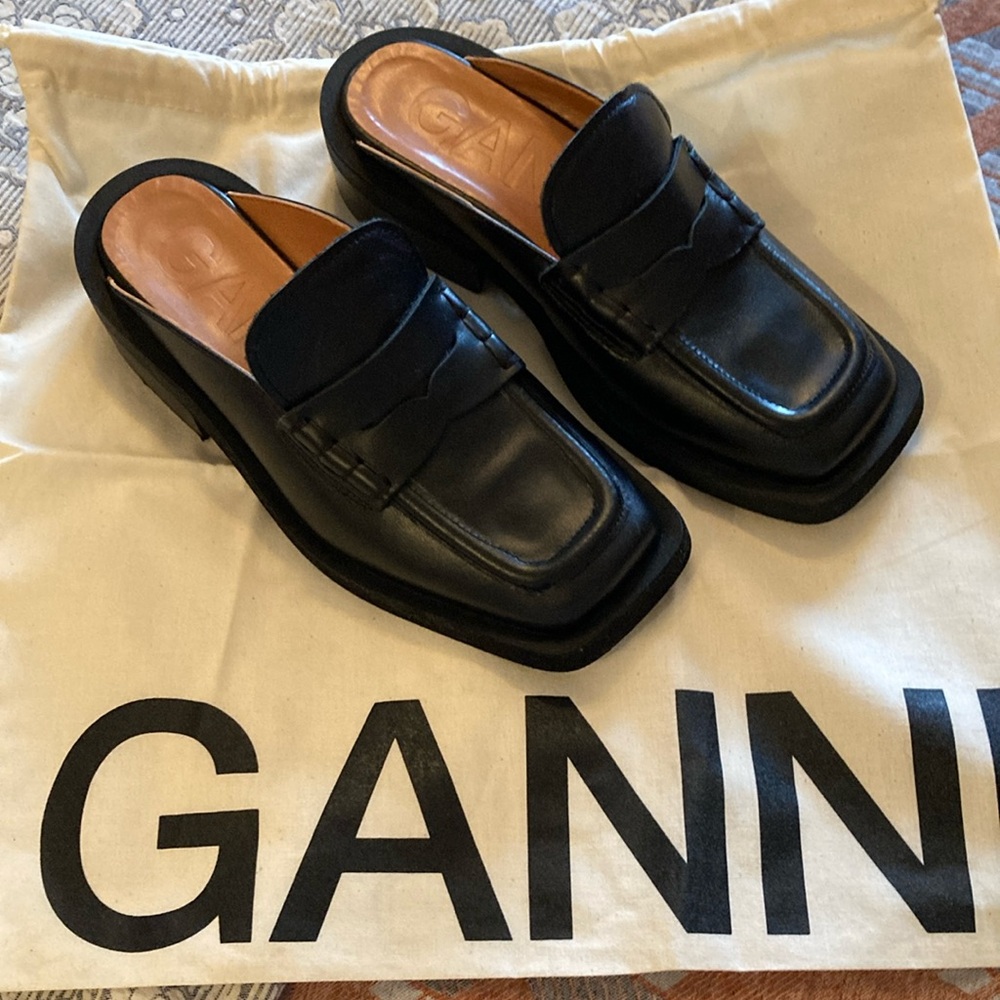 NWOT GANNI Open Leather Loafers | Black